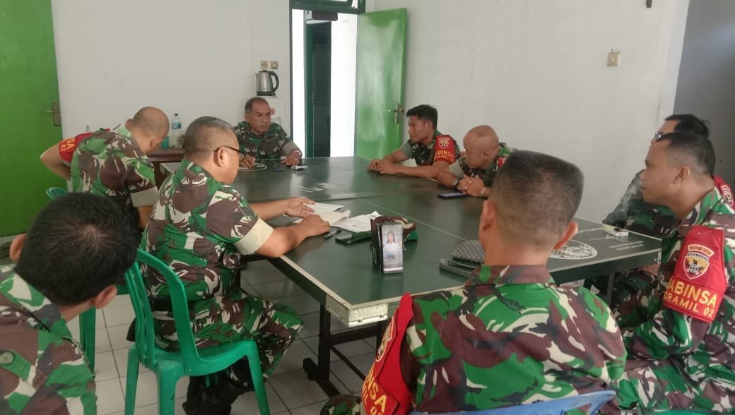 Beri Jam Komandan, Danramil Banjarangkan Bahas Ini