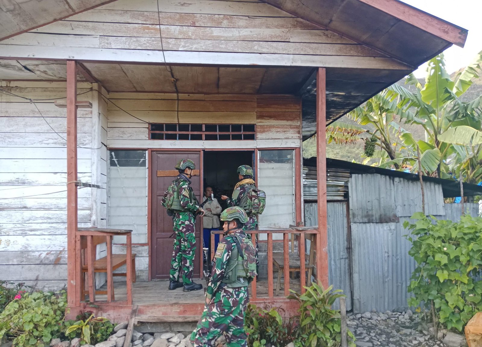 Dengan Anjangsana, Upaya Satgas Yonif 614/Raja Pandhita Menjalin Silaturahmi