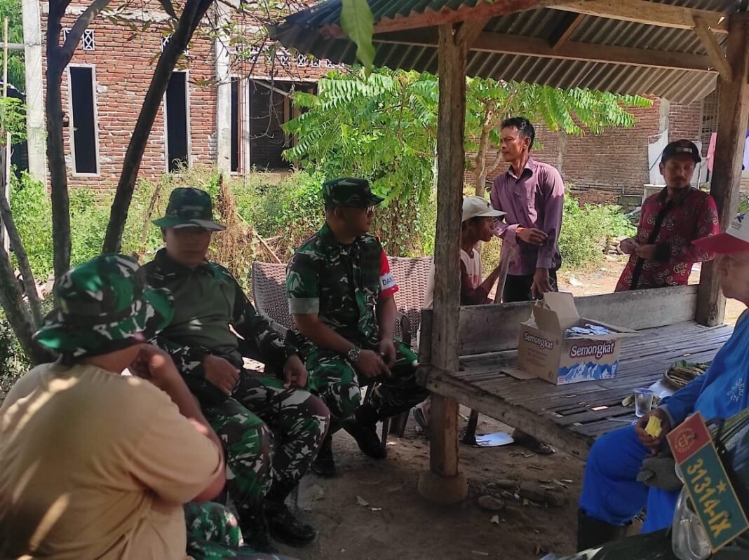 Dansatgas TMMD 125 Hangatkan Kebersamaan dengan Warga Desa Kalabeso