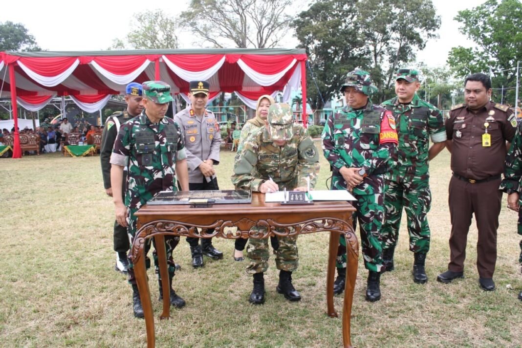 Penandatanganan Naskah TMMD 125, Tanda Resminya Penutupan TMMD ke-125 Kodim 0426/Tulang Bawang
