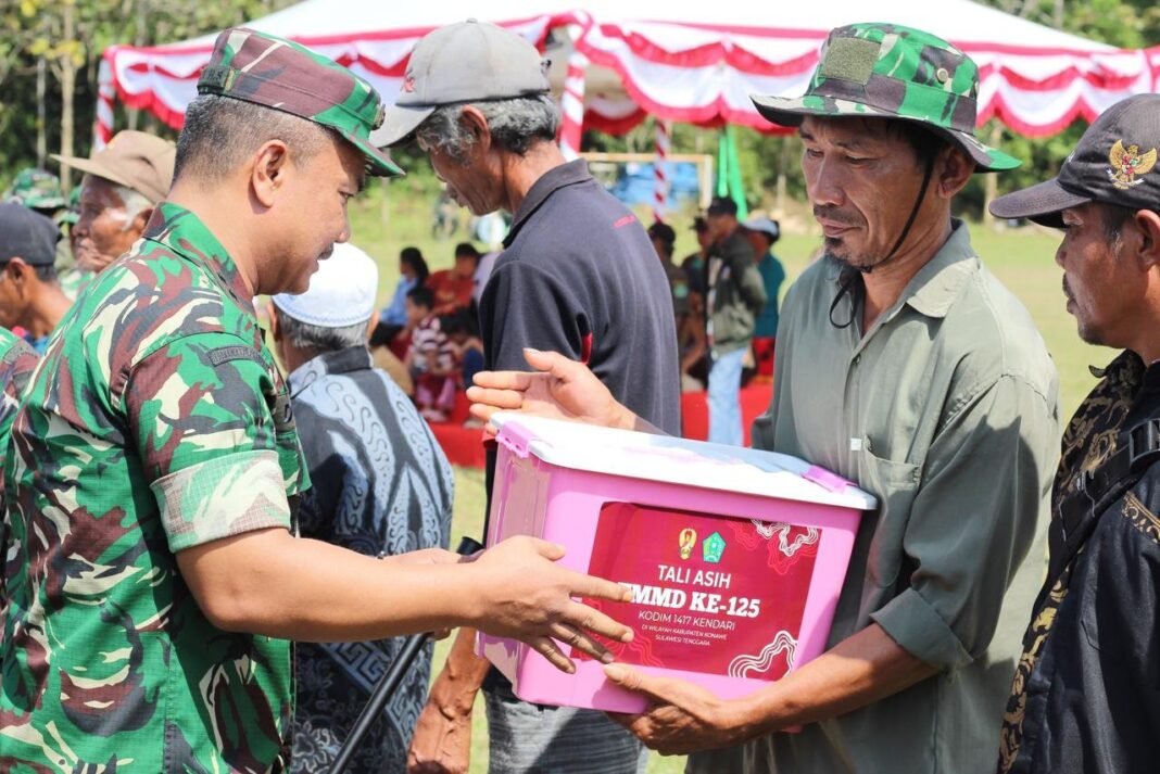 Penutupan TMMD 125 di Asinua, Warga Dapat 200 Paket Sembako dari Satgas Kodim 1417/Kendari
