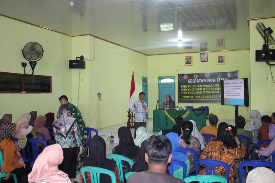 Satgas TMMD ke-125 Gelar Penyuluhan KB dan Kesehatan di Kampung Moris Jaya