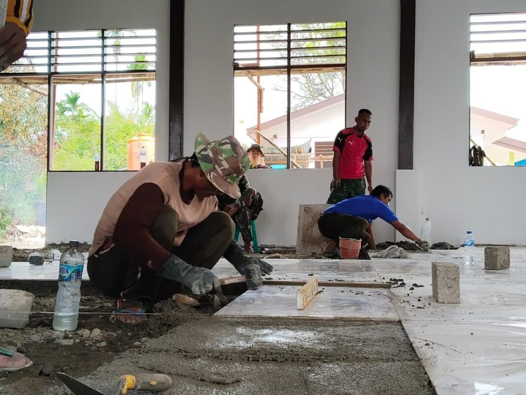 Keterampilan Satgas TMMD Kodim 1705/Nabire Bantu Percepat Pembangunan Gereja Talitakum