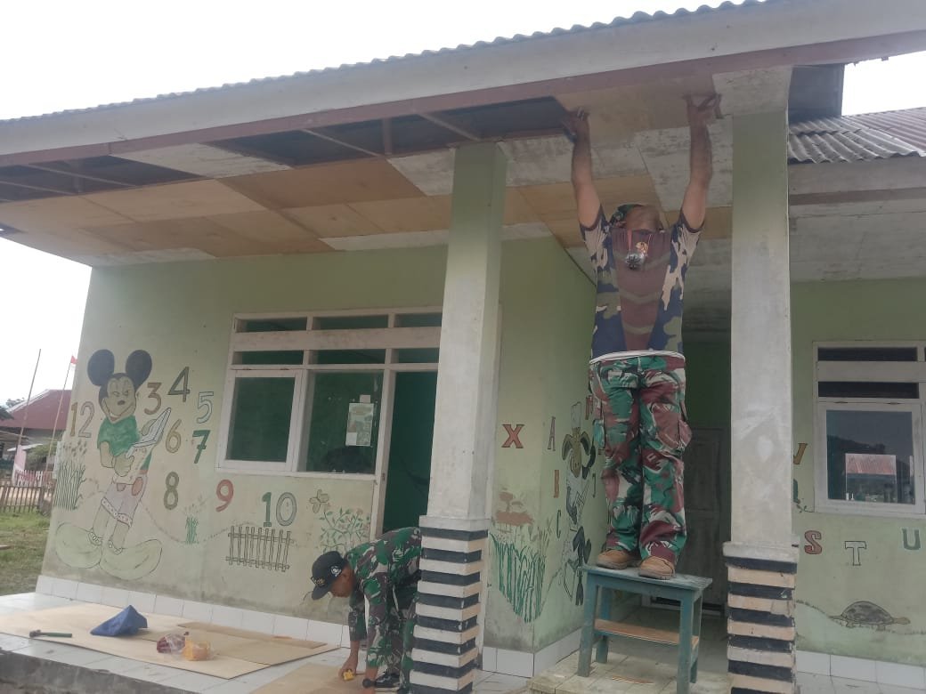 Satgas TMMD 125 Kendari Rehabilitasi TK di Kecamatan Asinua