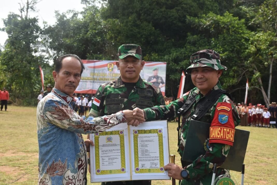 KASREM 121/ABW TUTUP TMMD REGULER KE-125 KODIM 1205/SINTANG DI DESA SUNGAI PENGGA