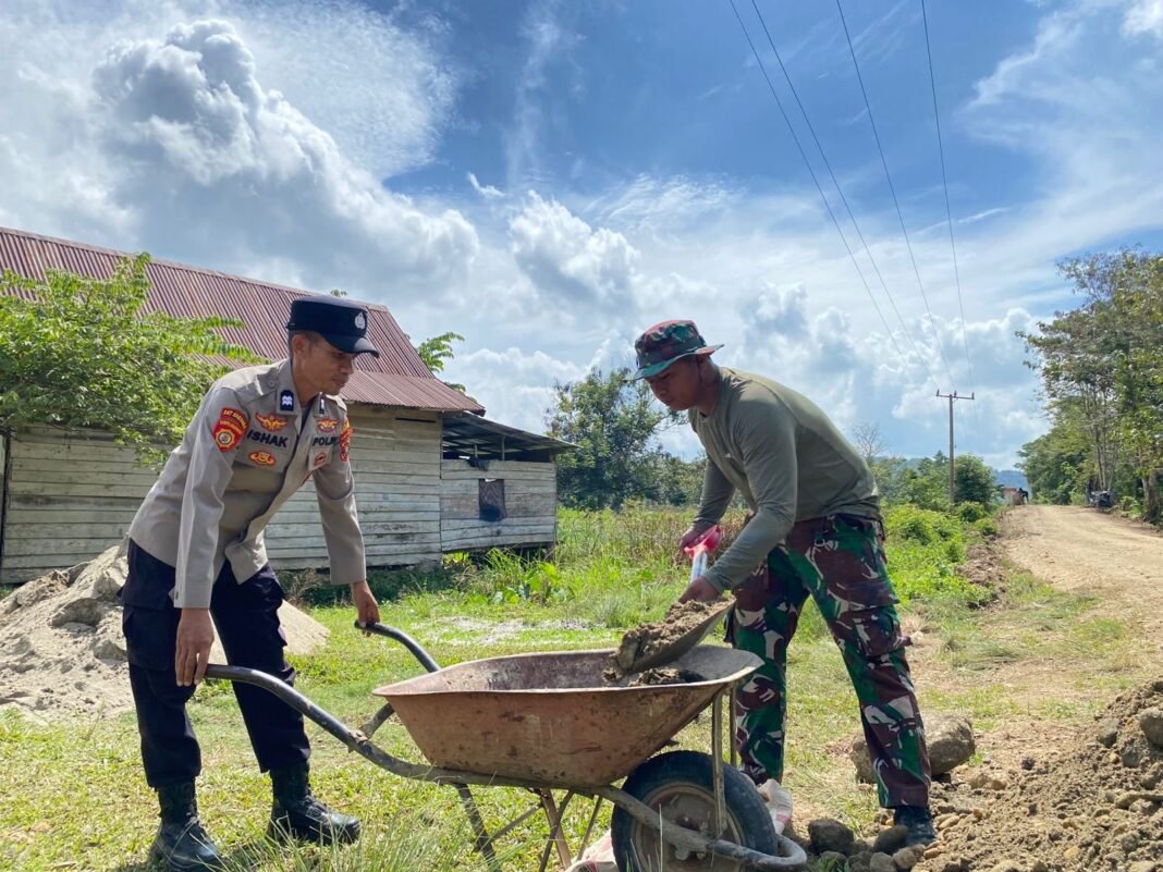Tugu TMMD 125 Kodim Kendari di Awua Jaya, Bukti Kompaknya TNI-Polri dan Warga