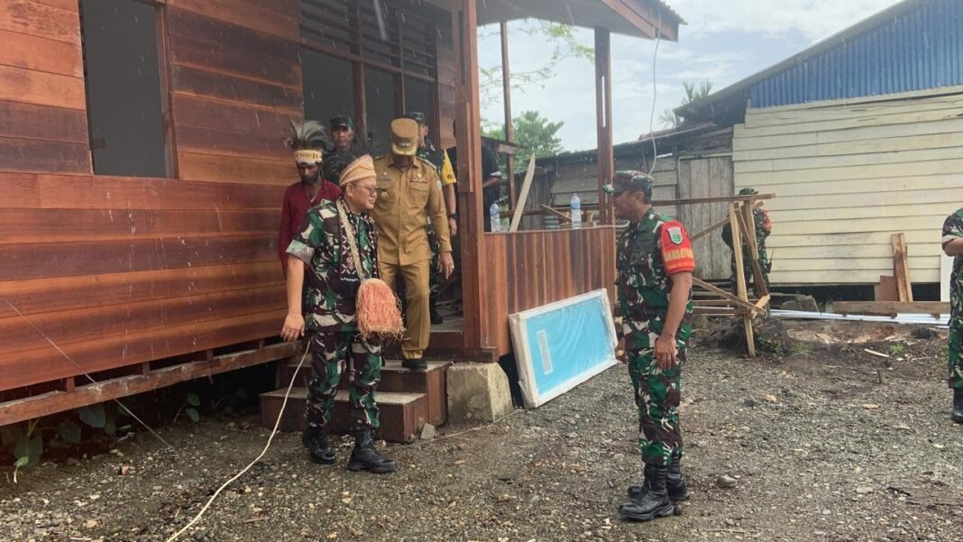 Tinjau Rumah Pastori, Tim Wasev Mabesad Dorong TMMD Jadi Model Pembangunan Humanis di Papua Tengah