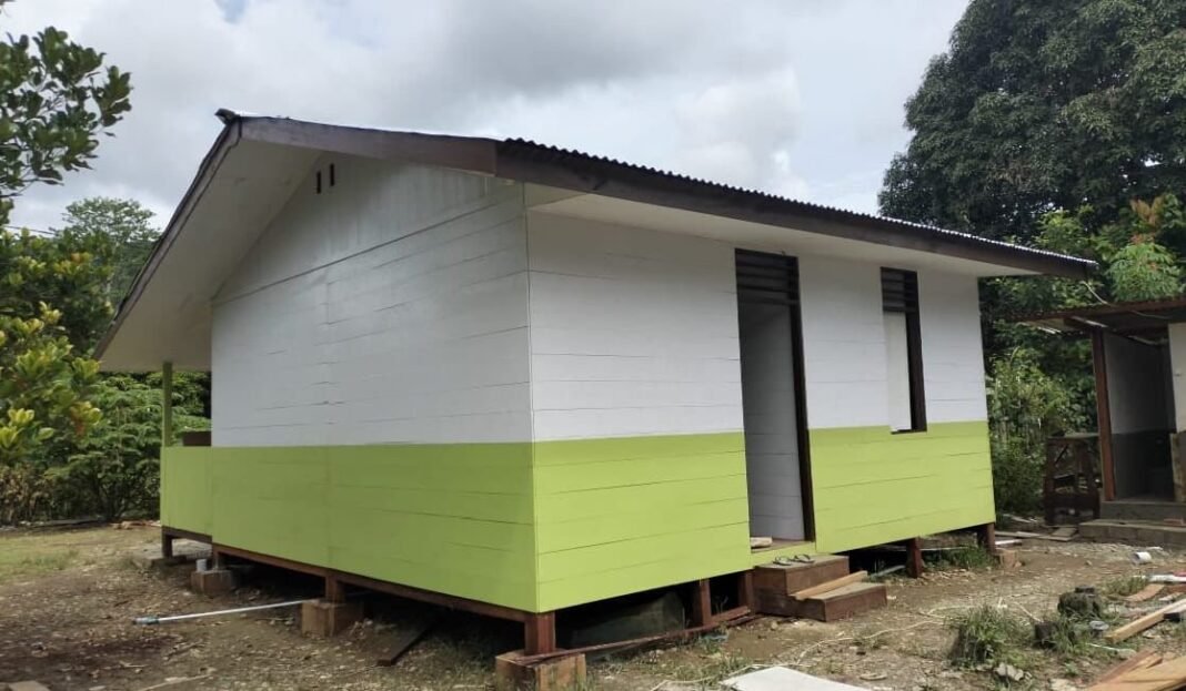 Satgas TMMD 125 Nabire Kebut Rehap RTLH Perumahan 100 untuk Wujudkan Hunian Layak