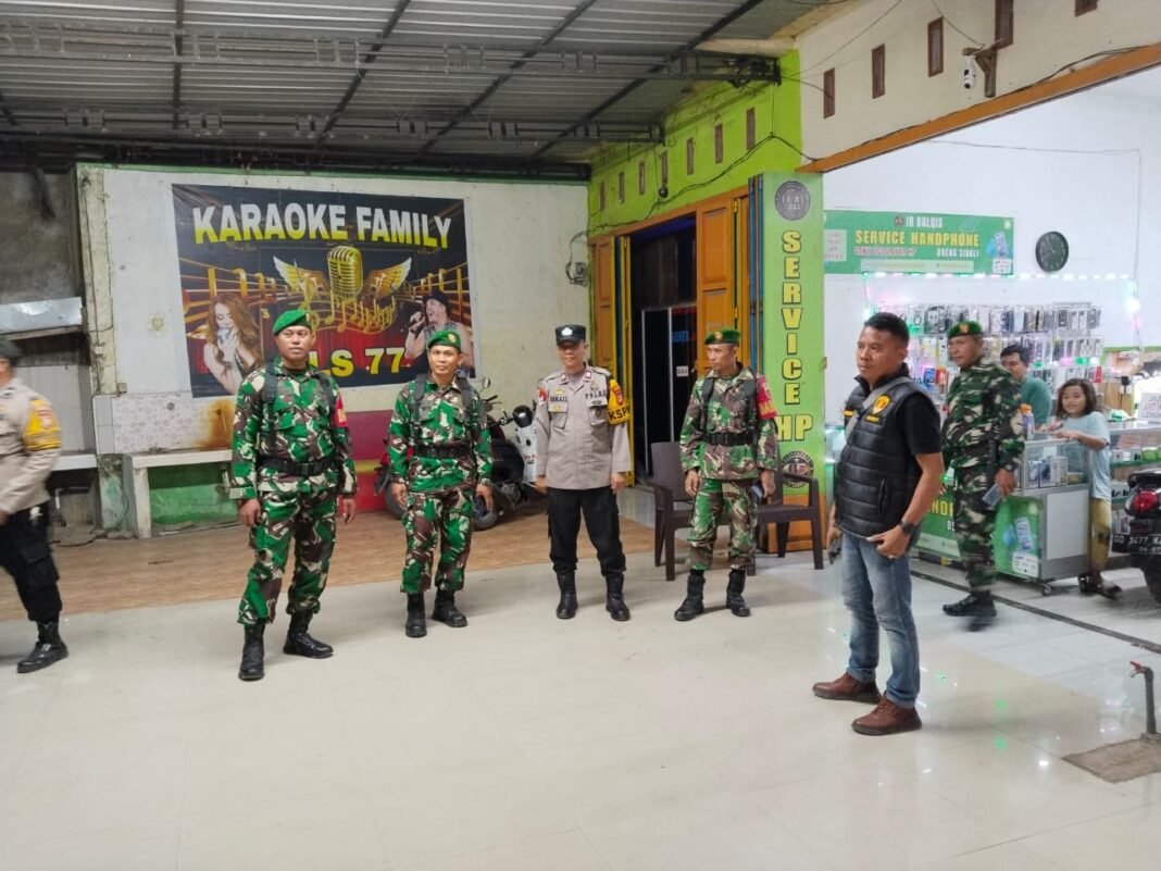 Personel Koramil 1426-04/Galesong Bersama Polsek Galesong Apel Gabungan Dan Patroli Bersama