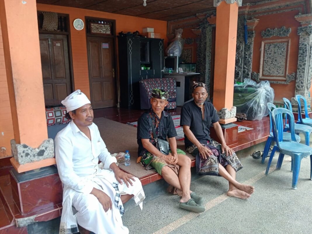Bentuk Kepedulian Danramil 1626-03/Tembuku hadir melayat diwarga binaan