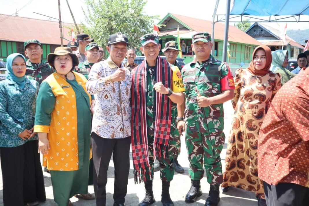 TMMD ke-125 Kodim 1607/Sumbawa: Tim Wasev Asops KASAD Disambut Meriah Warga Desa Kalabeso