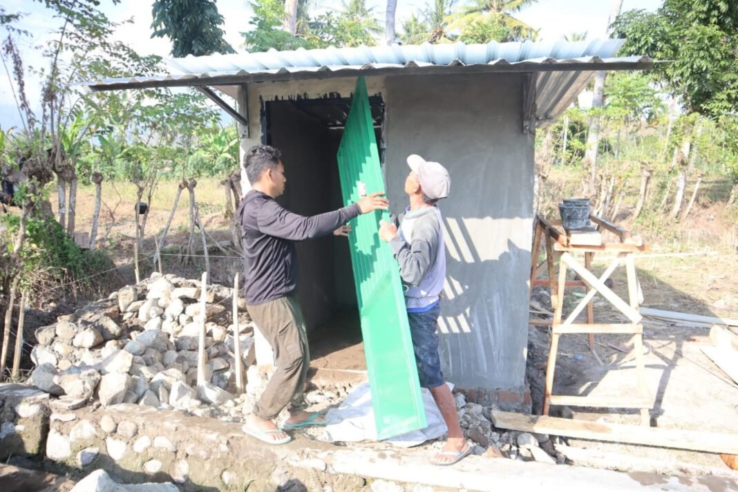 TNI dan Warga Kompak Selesaikan Pekerjaan Rumah Sumur Bor