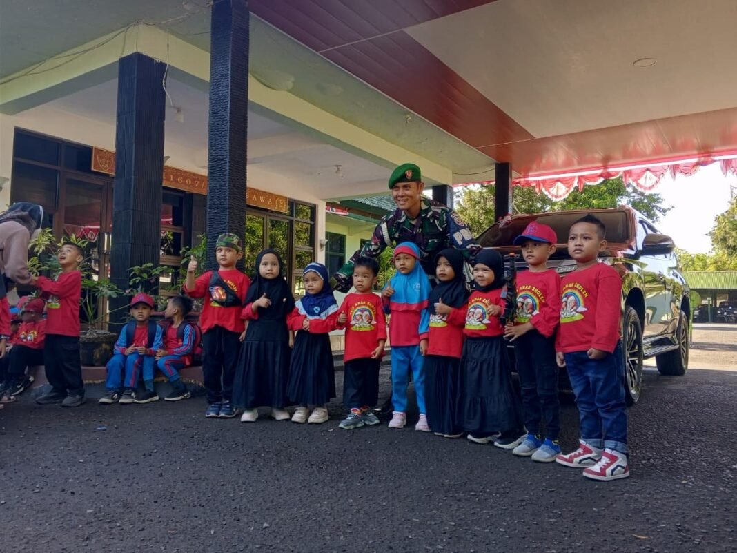 Kodim 1607/Sumbawa Terima Kunjungan TK Islam Terpadu, Edukasi Anak Sejak Dini Tentang TNI