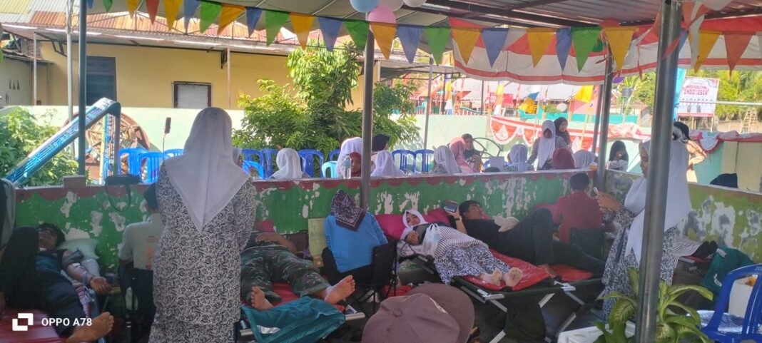 Warga dan Satgas TMMD 125 Sumbawa Antusias Ikuti Donor Darah HUT RI ke-80