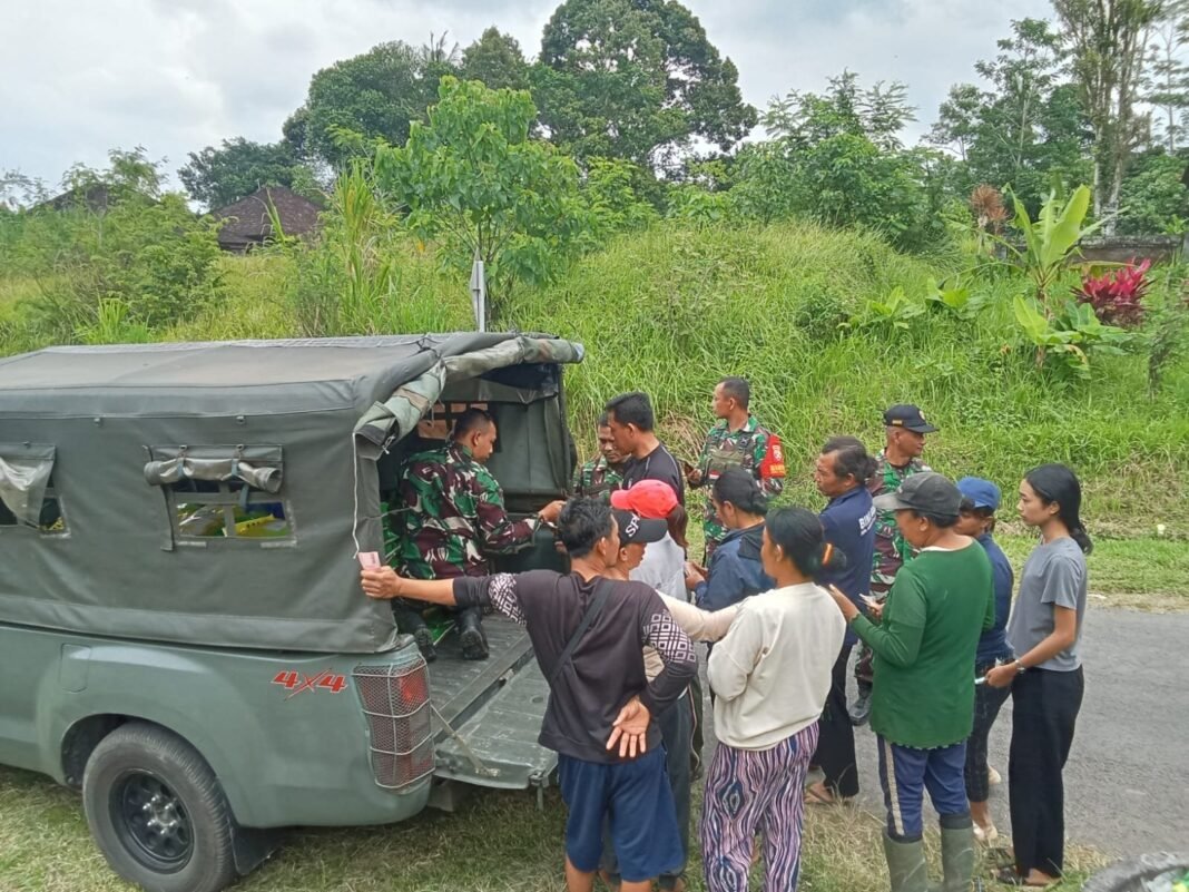 Kodim Tabanan Bantu Masyarakat Lewat Gerakan Pangan Murah Beras SPHP di Desa Payangan