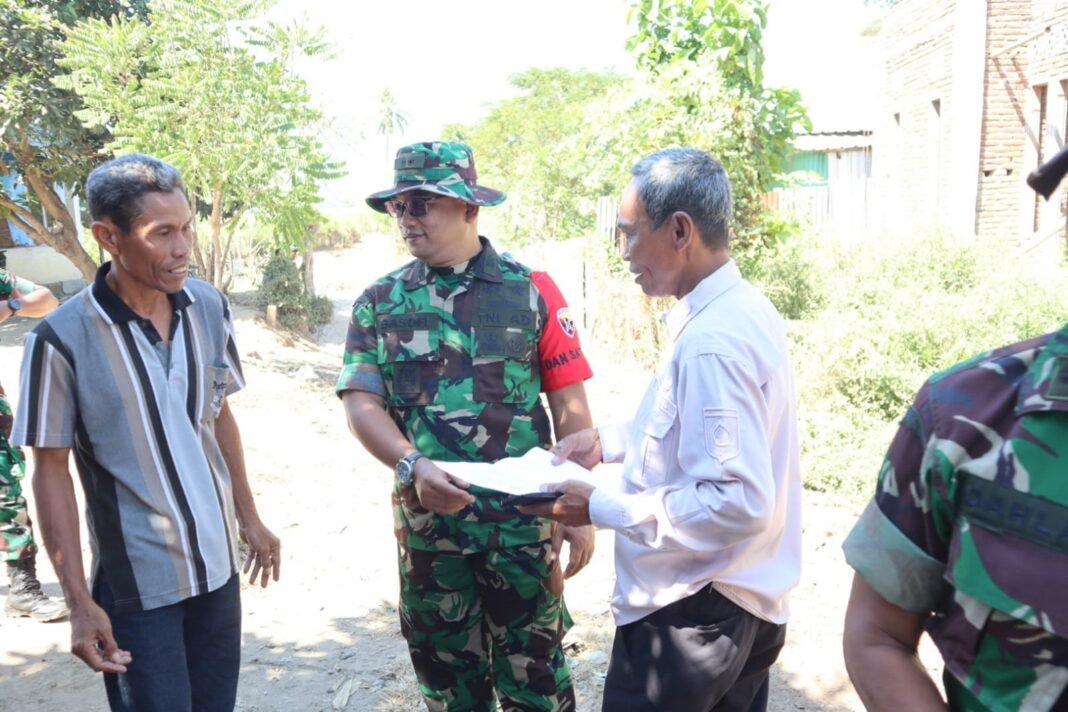Dansatgas TMMD Sumbawa Sapa Warga Kalabeso Saat Kunjungan Lapangan