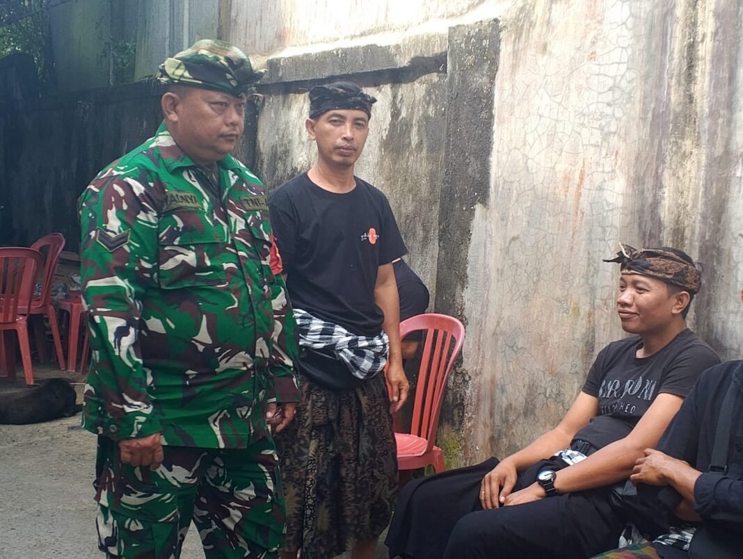 Babinsa Desa Selat Koramil 02/Susut Laksanakan Komsos dengan Warga Binaan