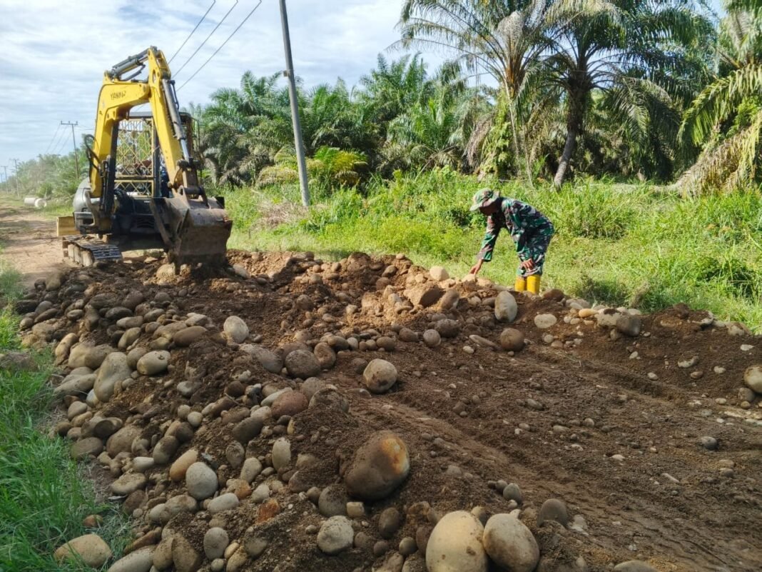 Hari ke-22 TMMD 125 Kodim 0428/MM, Pengoralan Jalan Wonosalam Sudah Capai 1.250 Meter