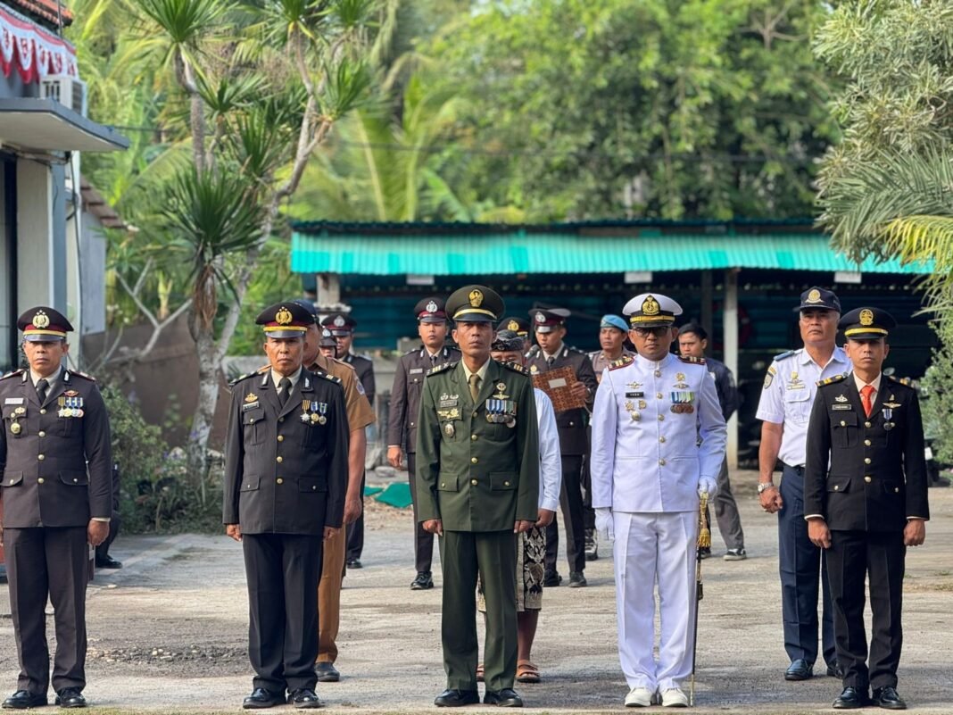 Wadanramil Nusa Penida Hadiri Peringatan Kemerdekaan RI Di Mapolsek Nusa Penida