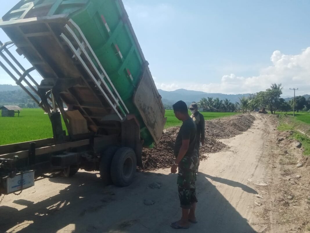 Satgas TMMD 125 Kodim 1417/Kendari Kebut Penimbunan Jalan di Asinua