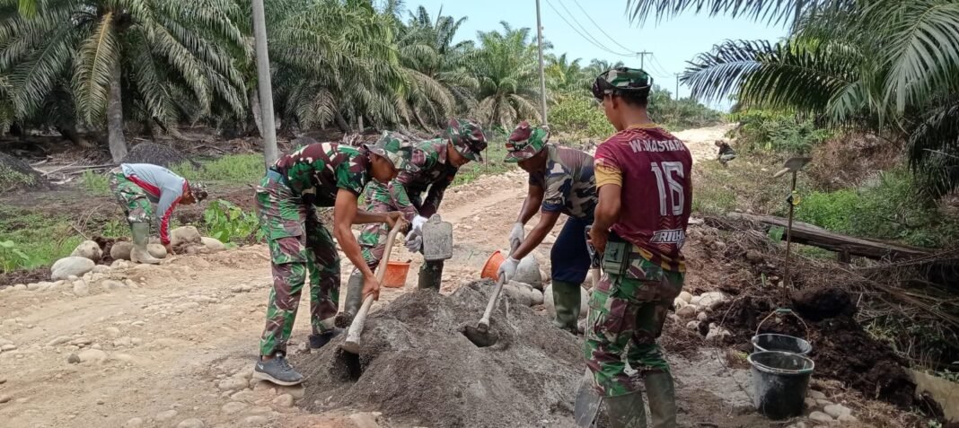 TMMD 125 Kodim 0428/Mukomuko Bangun Loning Gorong-Gorong di Titik Pertama Jalan Wonosalam