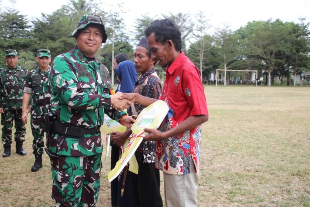 Warga Terima Kunci Rumah Baru, Hasil Program TMMD ke-125 Kodim 0426/Tulang Bawang
