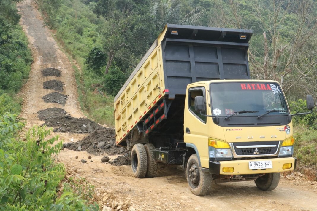Suka Rahmat Bersemi: Jalan TMMD Buka Akses dan Sejahterakan Warga