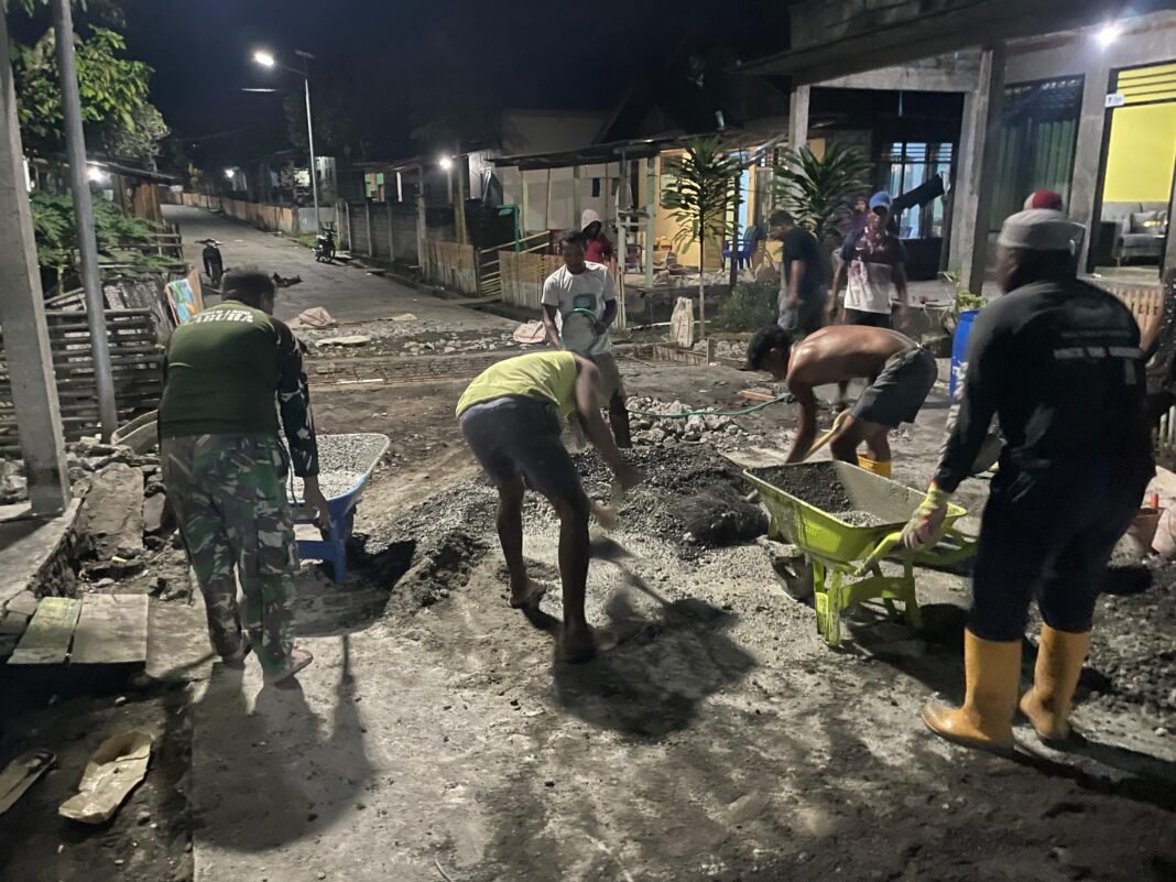 Semangat Pantang Menyerah, Satgas TMMD dan Warga Desa Ombawa Selesaikan Sasaran Fisik