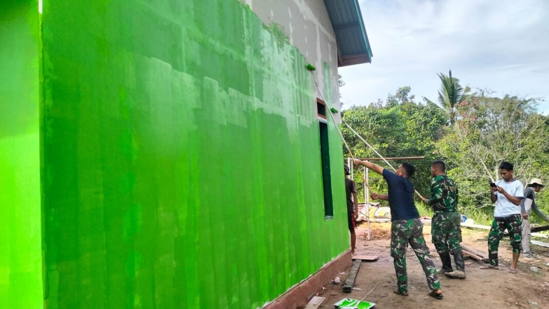 Dua Pilar Pembangunan TMMD Ke-125: MCK dan Cat Dinding, Wujudkan Hunian Layak untuk Rahman