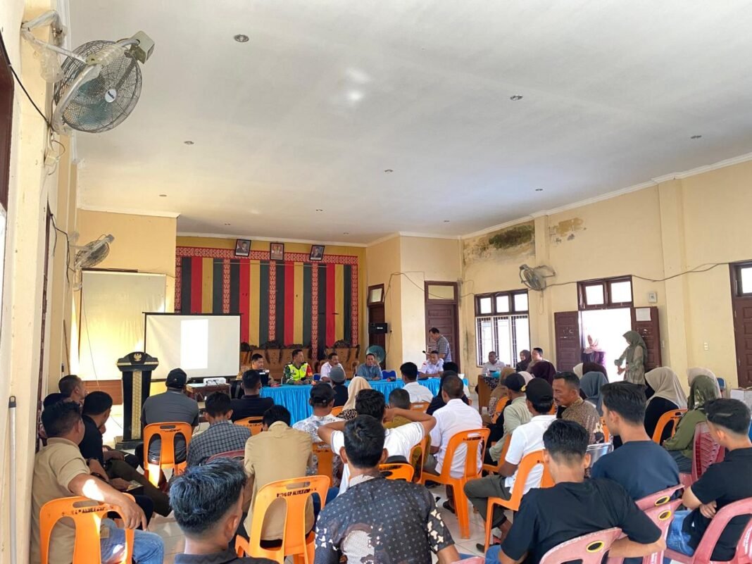 Babinsa Hadiri Sosialisasi Pembukaan Rekening Koperasi Merah Putih di Kecamatan Woyla Timur