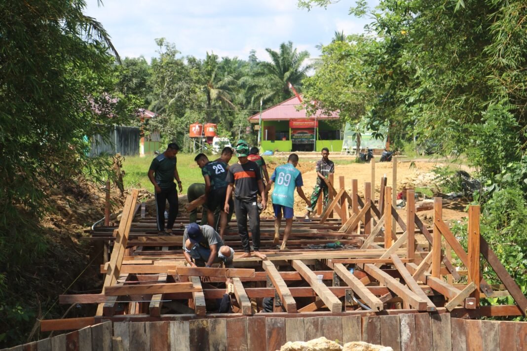 Dari Fondasi Hingga Pagar Pengaman: Perjalanan Pembangunan TMMD di Kutai Timur