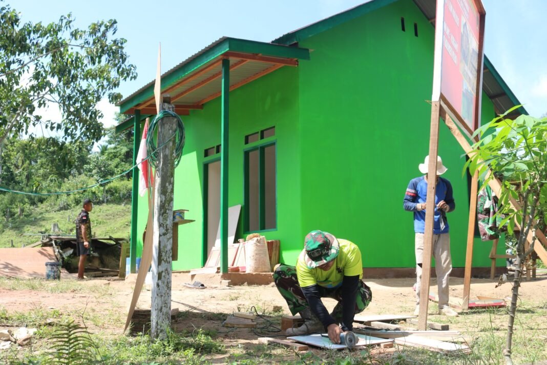 Progres TMMD 125 di Kutai Timur: Rumah Rahman Siap Ditempati Pasca Keramik Dipasang