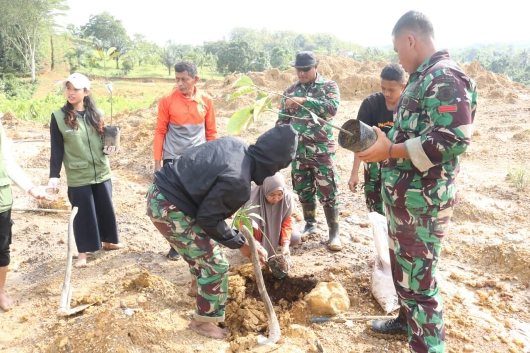 Kodim 0909/Kutai Timur: Menanam Harapan, Menyiapkan Masa Depan Hijau Lewat 250 Pohon