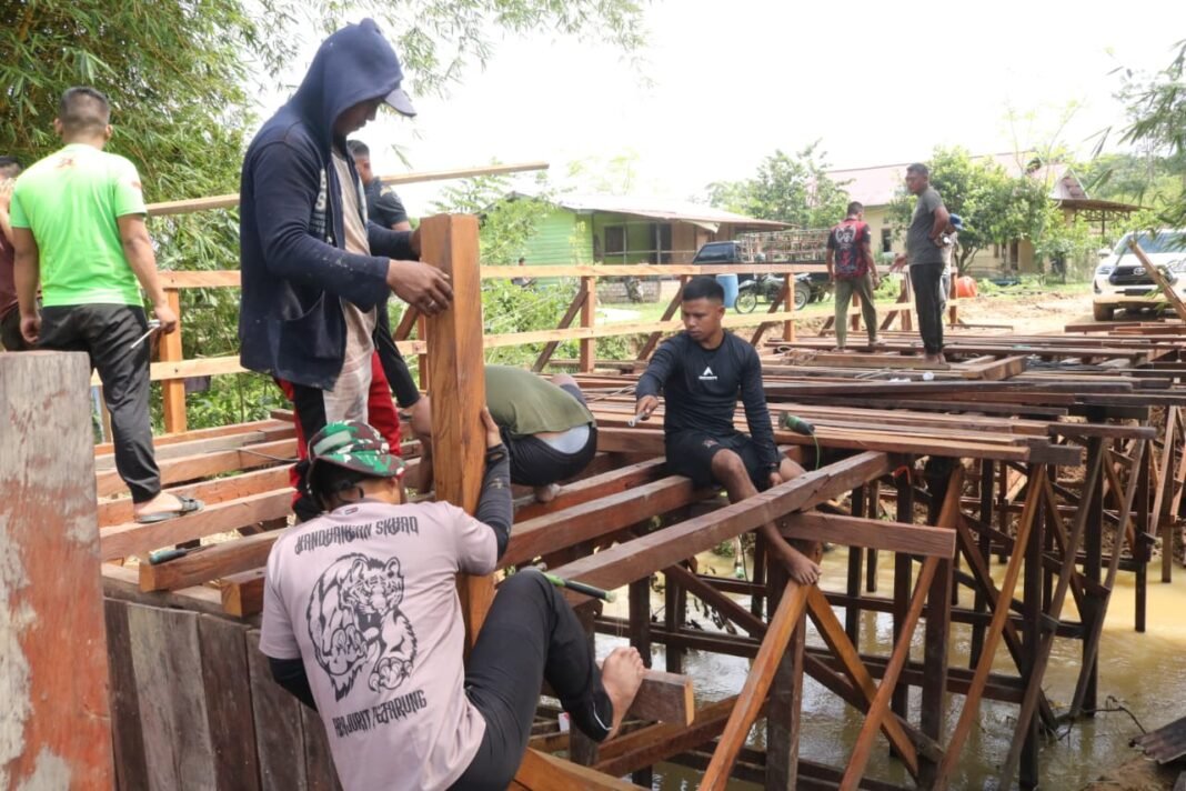 Kodim 0909/Kutai Timur Finalisasi Jembatan TMMD di Teluk Pandan