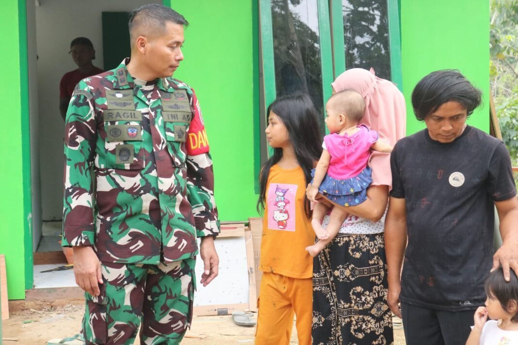 Komandan Satgas TMMD ke-125 Kunjungi Langsung Warga Suka Rahmat