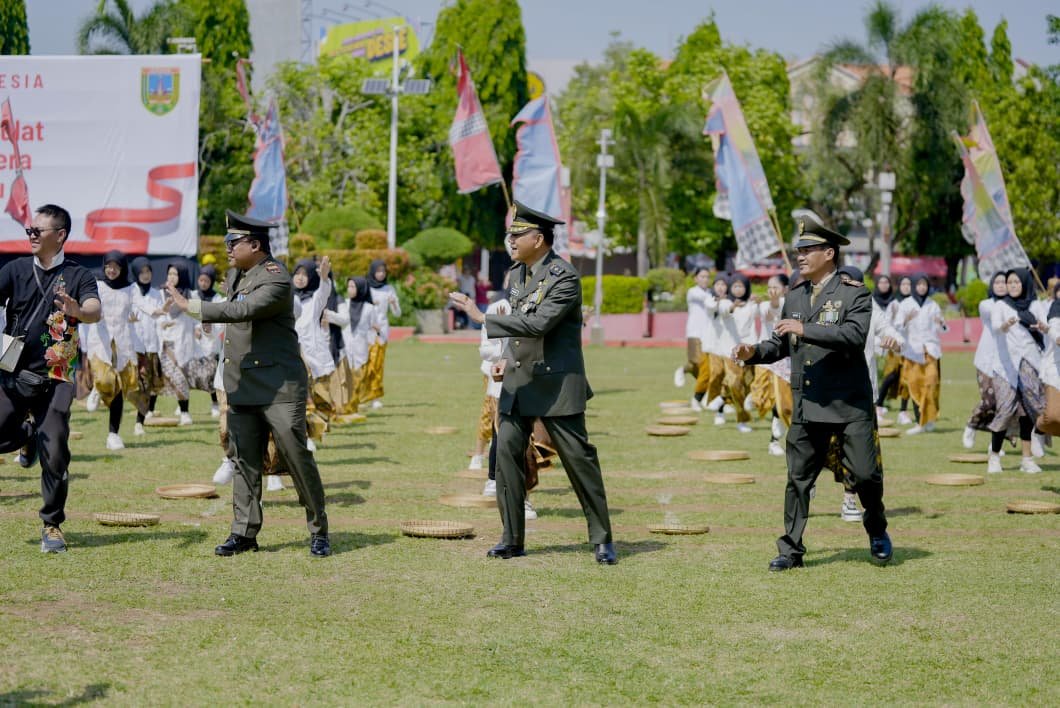 Desa Kandangmas Bergetar Semangat Kemerdekaan Bersama Satgas TMMD di HUT RI ke-80
