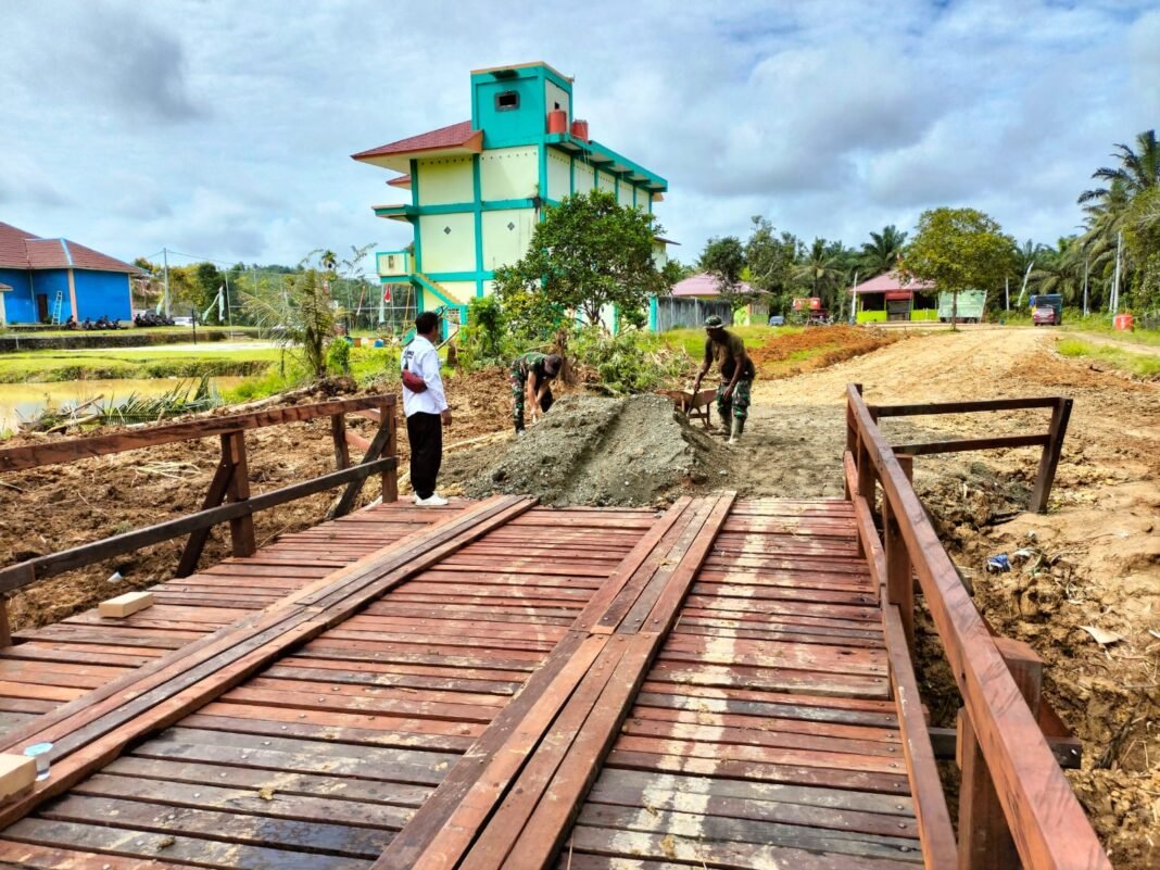 Infrastruktur TMMD Kokohkan Akses Desa, Jembatan Kayu Ulin Kini Bisa Dilalui