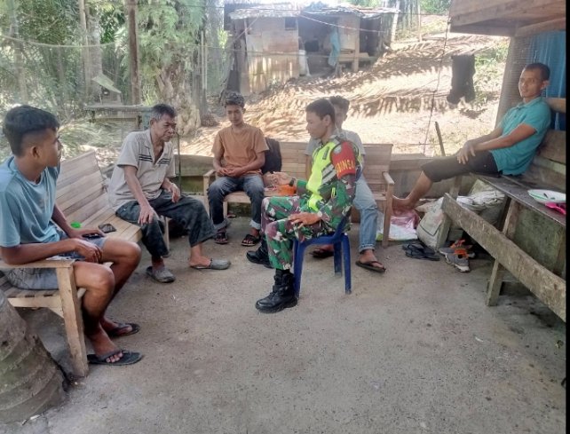 Kedekatan Babinsa Koramil 11/WT Dengan Warga Binaan, Wujud Nyata Kemanunggalan TNI dan Rakyat
