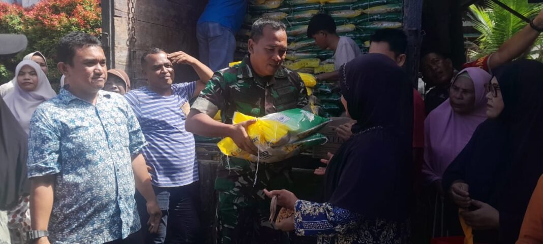 Masyarakat Aceh Selatan Antusias Ikuti Pangan Murah, Kodim Sediakan Beras Murah