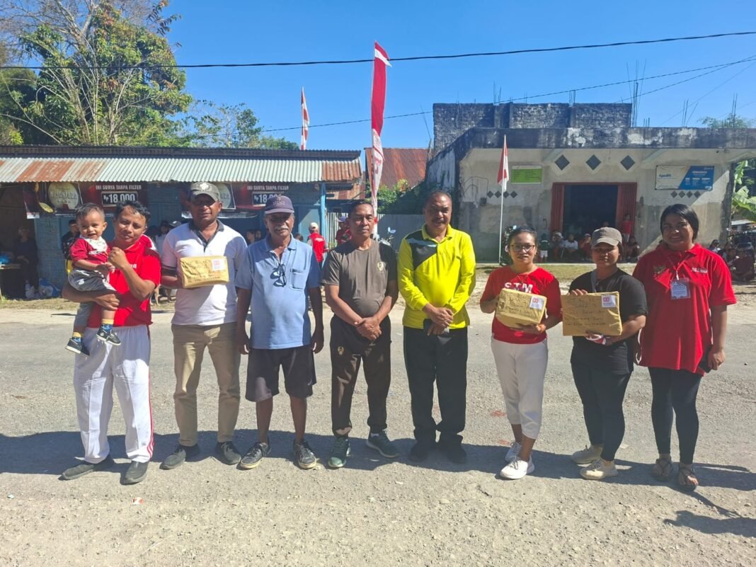 Kodim 1613/Sumba Barat Ikuti Jalan Sehat Keluarga HUT ke-80 RI