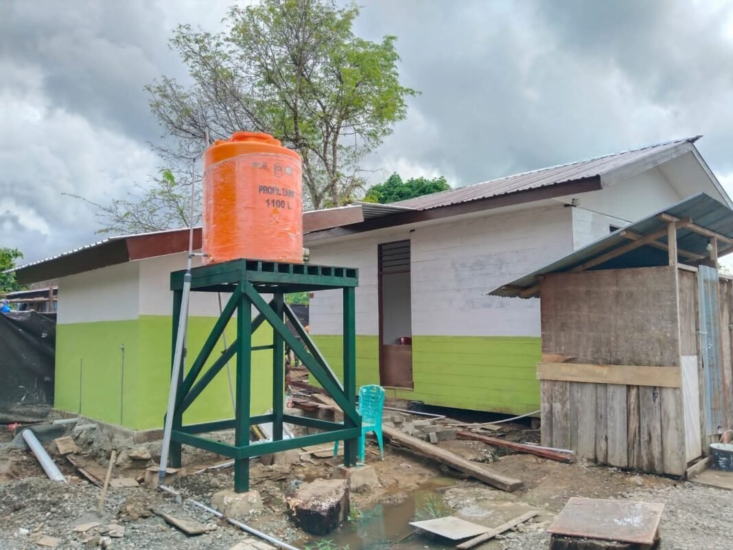 H-6 Penutupan, Finishing Rumah Pastori TMMD 125 Nabire Hampir Selesai