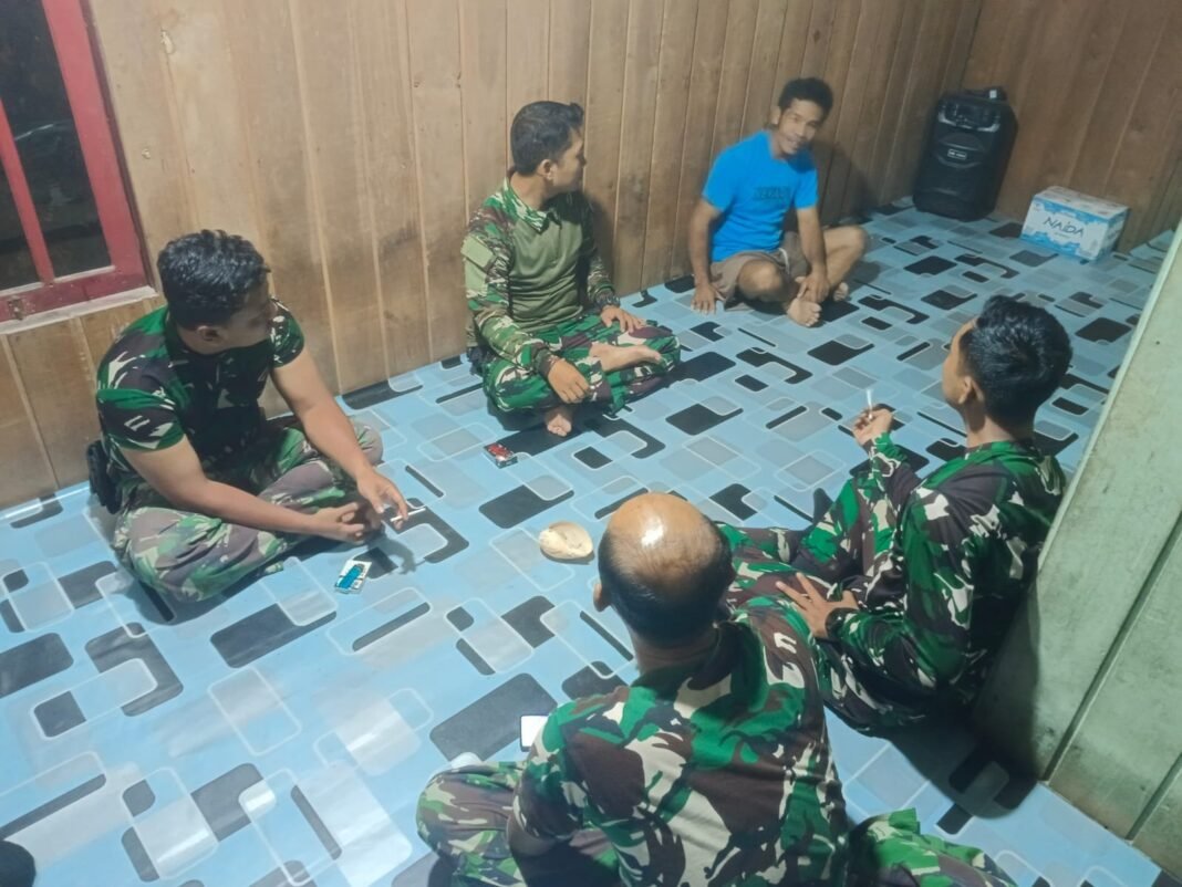 Hangatnya Kebersamaan Satgas TMMD Reguler ke-125 Kodim 1017/Lmd Bersama Warga di Rumah Singgah Desa Batu Kotam