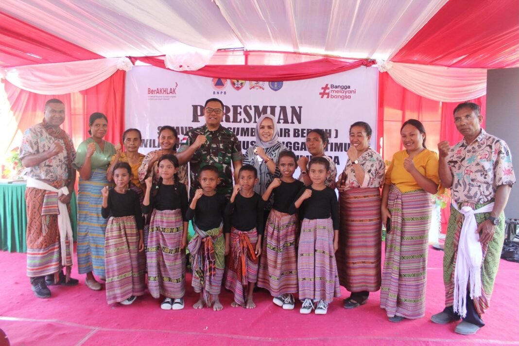Atasi Krisis Air Bersih, Dandim 1618/TTU Dampingi Kepala BNPB Resmikan Sumur Bor Di Desa Kiuola