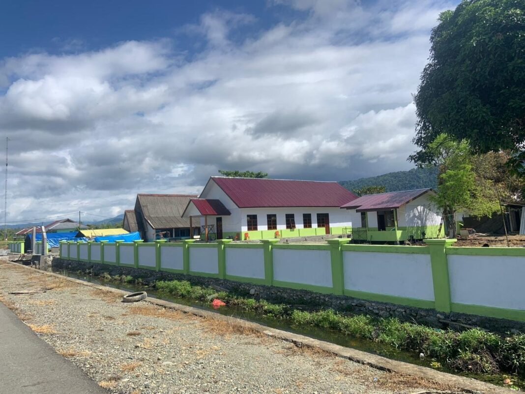 Satgas TMMD 125 Kodim 1705/Nabire Genjot Pembangunan Pagar Gereja GKI Talitakum