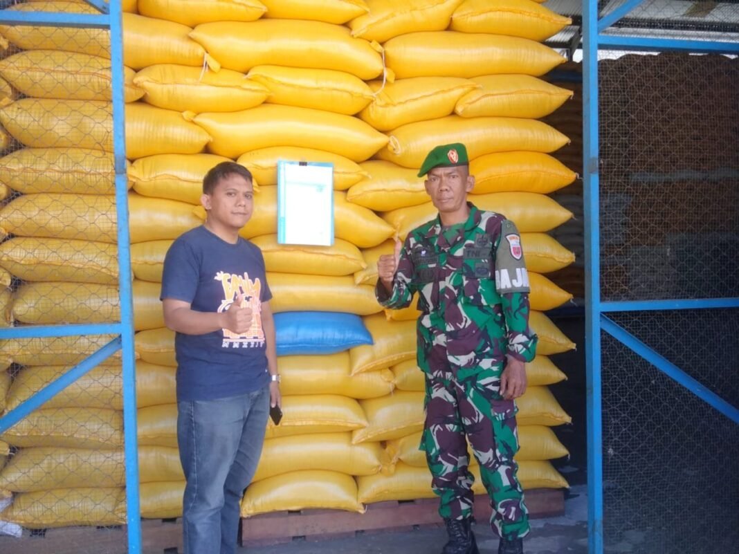 Piket Koramil 1426-01/Polut Setiap Hari Pantau Ketersediaan Beras Di Gudang Bulog