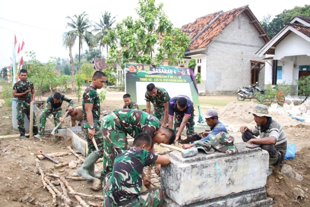 TMMD ke-125 Kodim 0426/Tulang Bawang Fokus Perehapan Jembatan di Kampung Moris Jaya