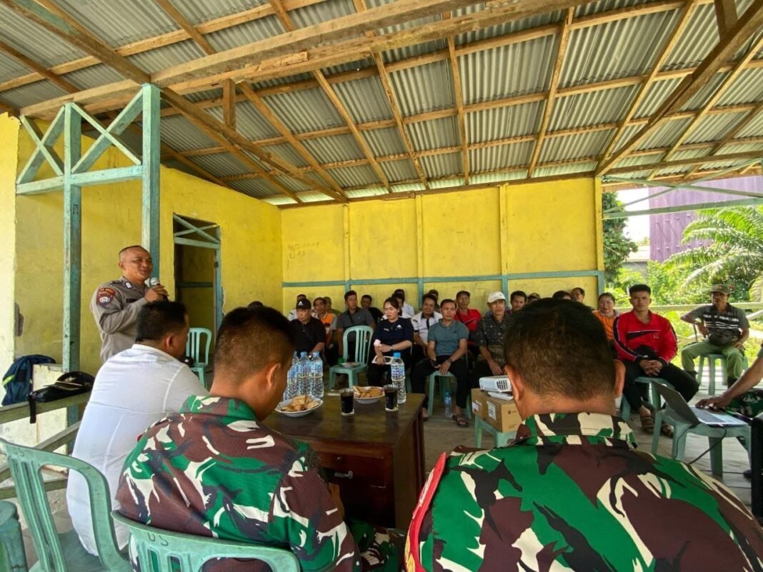TNI dan Warga Sungai Pengga Bersatu Perangi Judi Online Lewat TMMD 125