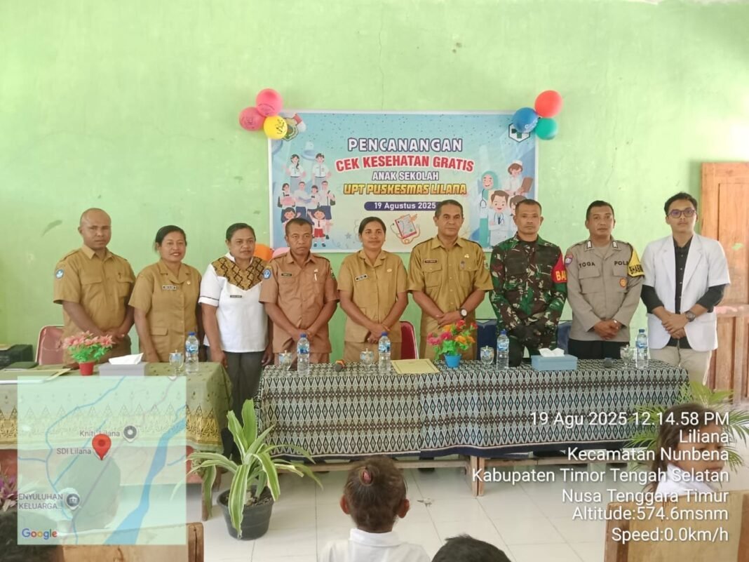 Peduli Kesehatan Anak-anak Usia Sekolah, Babinsa Kodim 1621/TTS Dampingi Puskesmas Lilana Cek Kesehatan Gratis Di SD Inpres Lilana