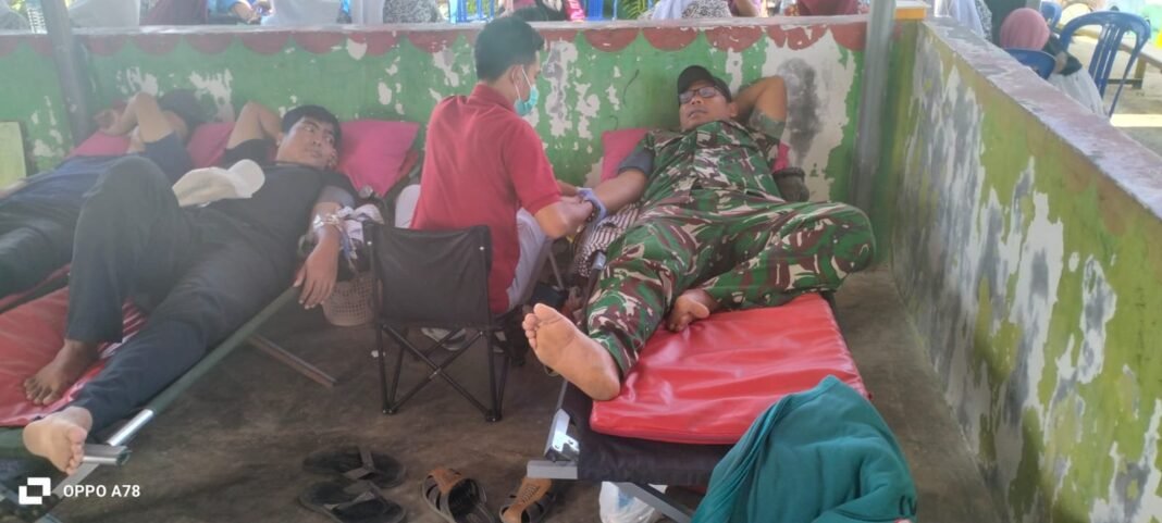 Satgas TMMD 125 Kodim 1607/Sumbawa Ikut Donor Darah di HUT RI ke-80