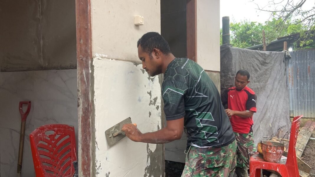 Pembangunan WC Rumah Pastori, Sasaran Tambahan TMMD ke-125 di Nabire Dikebut
